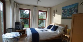 A self contained & peaceful retreat with private entrance - Worthing - Κρεβατοκάμαρα