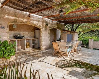 Villa With Heated Pool, Close To Beaches, Castellet Circuit And Bandol Vineyards - La Cadière-d'Azur - Patio
