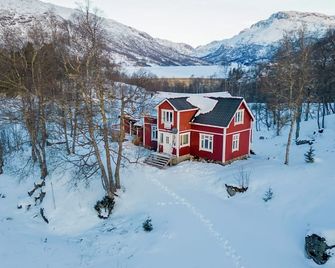 Minnehaugen I Handeland Lodge - Sauda - Building