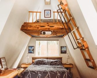 A-Frame Away on the Olympic Peninsula w/Hot Tub! - Port Angeles - Bedroom