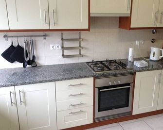 Ramalho Apartments T3 Cidade Ponta Delgada - Ponta Delgada - Keuken