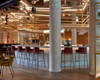 بورو أوش سينتروم - لودز - بار