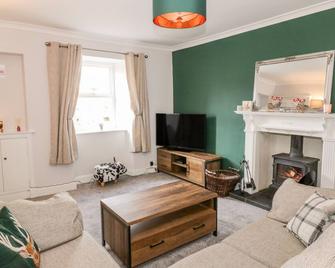 Ivy Bank - Thornhill - Living room