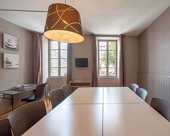 Logis Hôtel Restaurant Saveurs De l'Abbaye - Saintes - Essbereich