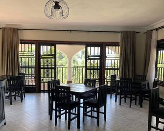 The Fortuna Hotel and Cafe - Kabale - Restaurante