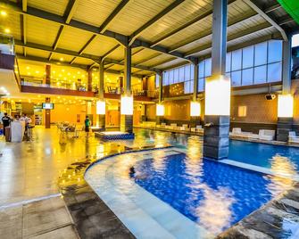El Cavana Hotel - Bandung - Pool