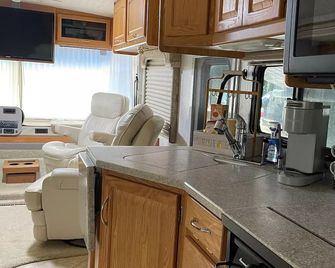 Hanover Haven Motorhome - Seneca - Küche