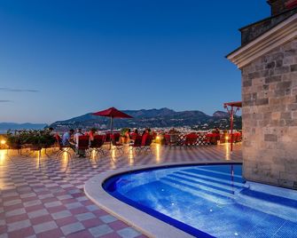 Hotel Minerva - Sorrento - Pool