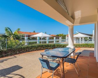 Edgewater 1 - Ljhooker Yamba - Yamba
