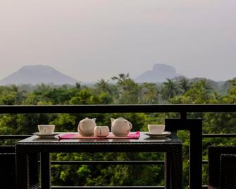 Cassandra Culture Resort - Sigiriya - Balcón