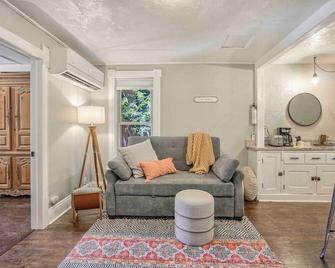 Miners Escape - Timeless District Cozy Haven - Colorado Springs - Vardagsrum