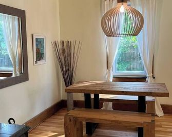 Retro-Chic Retreat in The Heart of Wakef - Wakefield - Essbereich