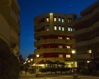 Hotel Esperia - Alba Adriatica - Building