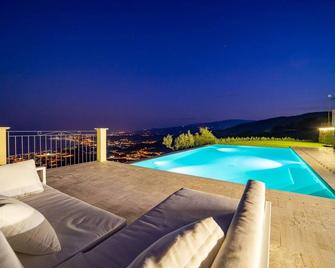 Pure Privacy With Incredible Sea Views - Gasperina - Piscina
