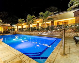 The Shrub Lodge - Victoria Falls - Pool