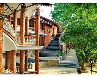 Welcomheritage Taragarh Palace - Pālampur - Gebouw