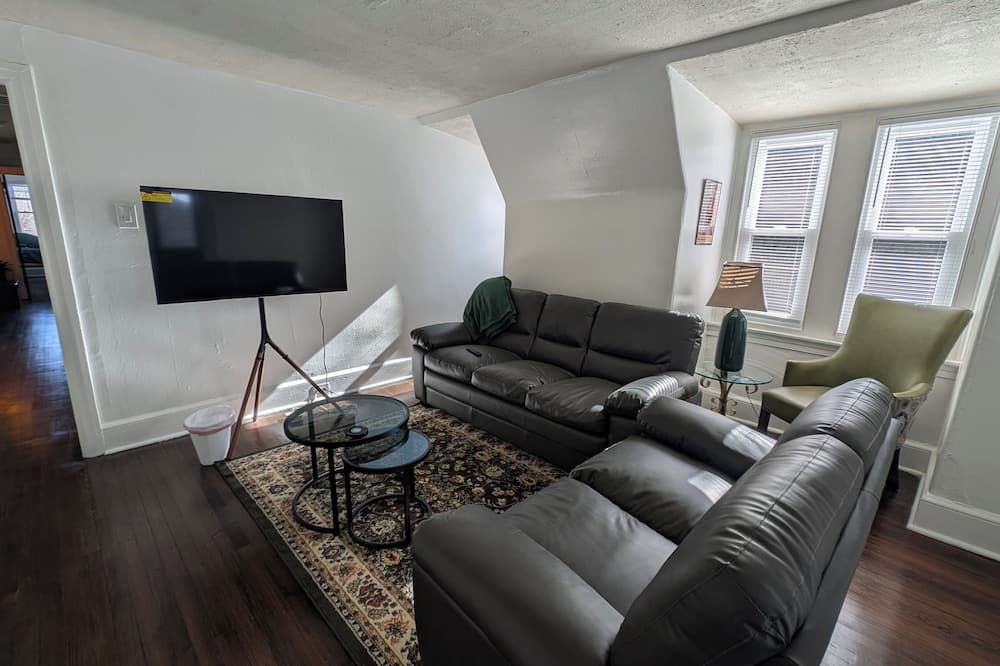 Charming 2-bedroom apartment w/ WiFi, AC in phenomenal Germantown, Philadelphia - فيلادلفيا - غرفة معيشة