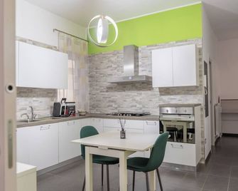 Via Vai Guest House - Battipaglia - Cucina