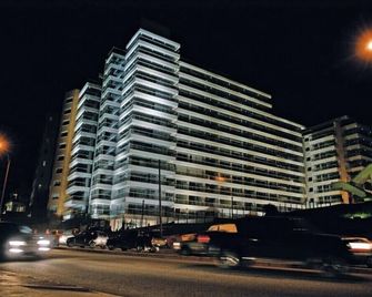 Modern, cosy and practical place - Montevideo - Edificio