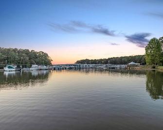 1 bd Lakepoint Cabin #6 - La Grange