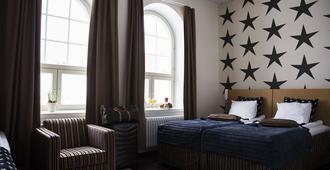 Hotel Epoque & Apartments - Jakobstad - Schlafzimmer
