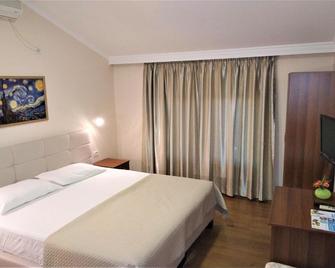 Hotel Viktoria Tirana - Tirana - Phòng ngủ