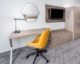 Holiday Inn Express & Suites Denver North - Thornton By IHG - Thornton - Servicio de la habitación