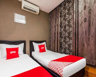 OYO 44123 Hotel Al-Saif - Kuala Krai - Bedroom