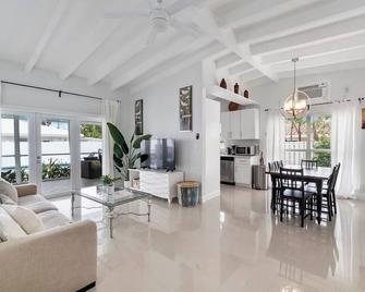 Seashell Walk To The Beach Comfy Beds Firepit Pool - Fort Lauderdale - Sala de estar