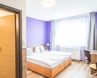 Hotel Turmfalke 24H Self Check In - Linz