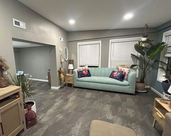 Guest suite in belleville - Belleville