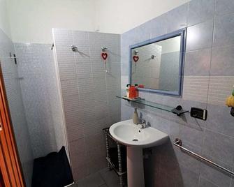 Due Passi dal Mare - Ceriale - Bathroom