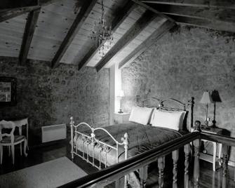 Trikalon Muses Art Suites - Xylókastro - Bedroom