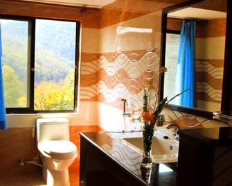 Hotel Splendid View - Pokhara - Bathroom