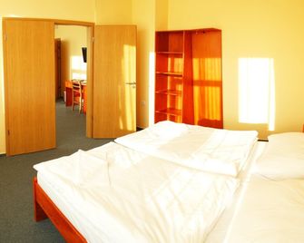 Fordan Hotel Pécs - Fünfkirchen - Schlafzimmer