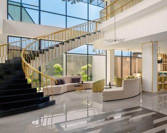 Elsotel Purwokerto By Daphna Management - Purwokerto - Lobby
