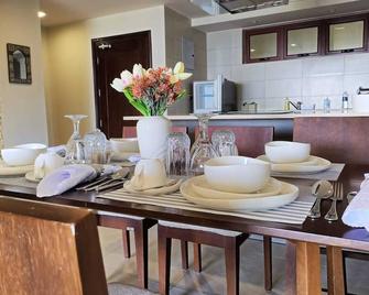 Luxury Oceanline Apartments-Shaza - Mombasa - Jadalnia