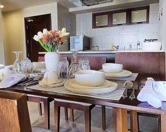 Luxury Beachfront Apartments - Mombasa - Dining room