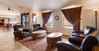 Best Western West Hills Inn - Chadron - Sala de estar