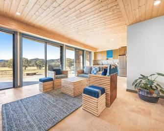 Panoramia Villas - Myrtleford - Sala de estar