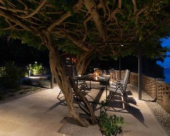 Seaside Apartment Volosko on the beach - Opatija - Patio