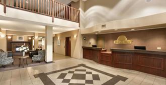 Days Inn by Wyndham Thunder Bay North - Thunder Bay - Front desk