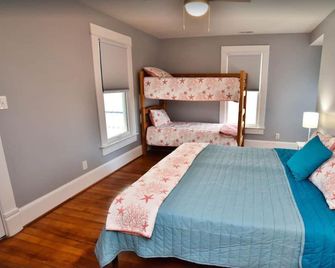 Spacious Fully Restored Victorian, Sleeps 10, 4 Bathrooms - Cape Charles - Habitación