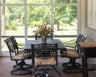 Cozy East Texas Home for Southern Comfort - Chandler - Dining room