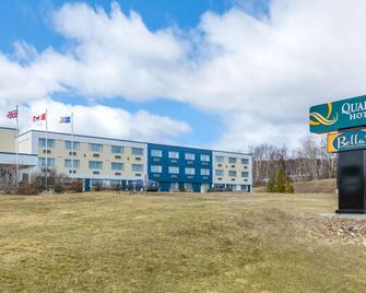 Quality Hotel - Clarenville - Gebäude