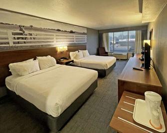 Clarion Pointe Hopkinsville near The Bruce Convention Center - Hopkinsville - Bedroom