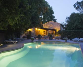 Le Pré Galoffre - Nimes - Piscina