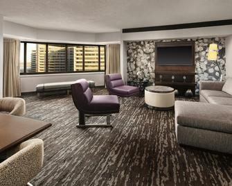 Embassy Suites by Hilton Crystal City National Airport - Arlington - Soggiorno