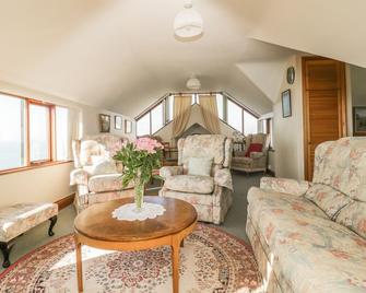 Old Higher Lighthouse Branscombe Lodge - Isle of Portland - Living room