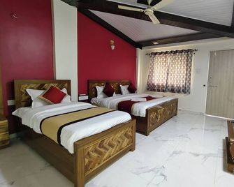 Hotel Kadam Palace - Mahabaleshwar